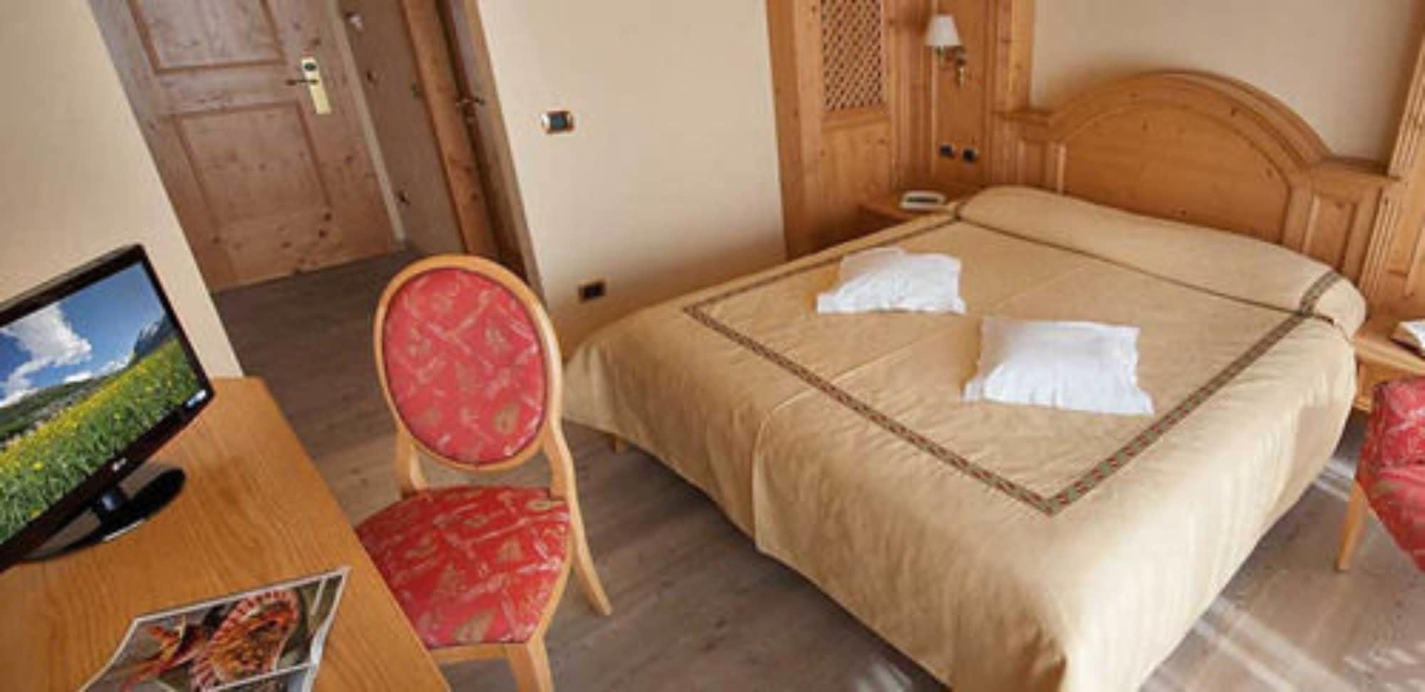 Hotel Valtellina リヴィーニョ エクステリア 写真
