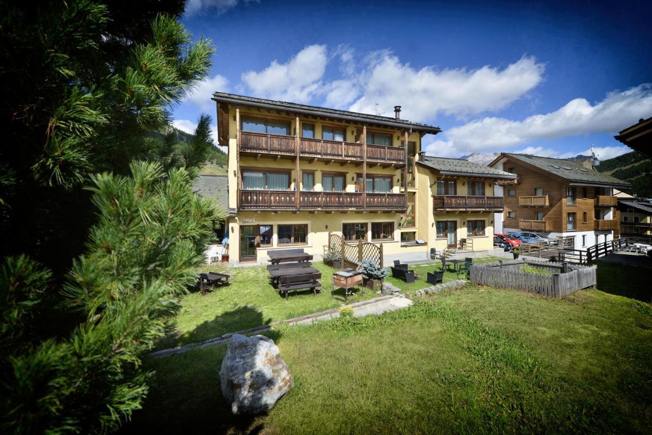 Hotel Valtellina リヴィーニョ エクステリア 写真