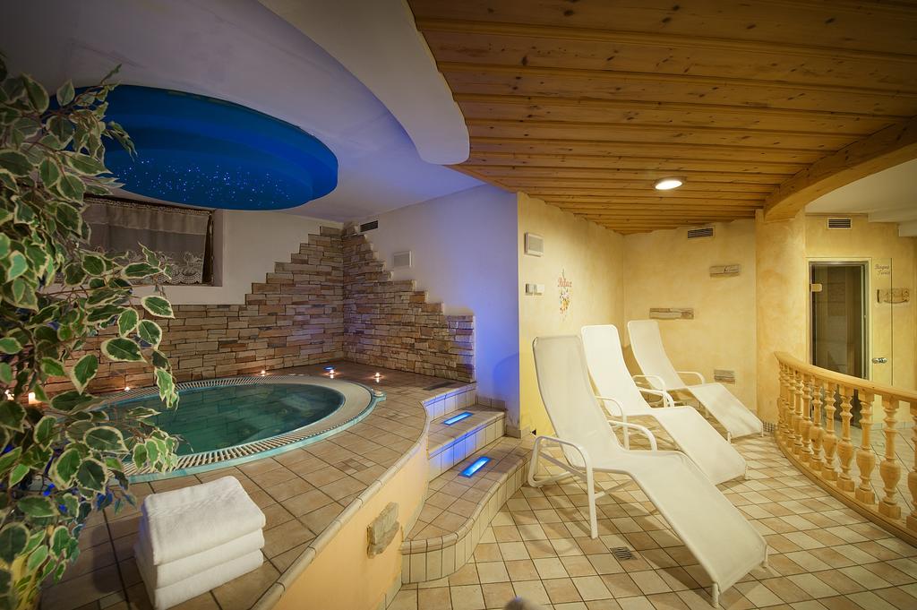 Hotel Valtellina リヴィーニョ エクステリア 写真