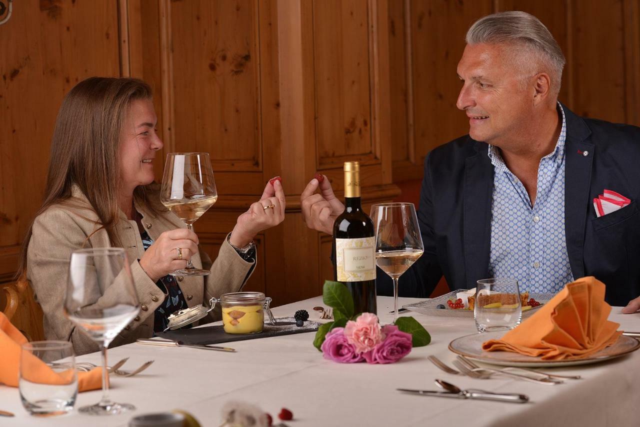 Hotel Valtellina リヴィーニョ エクステリア 写真